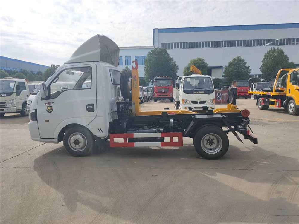 國六3-4方 藍牌東風(fēng)途逸 勾臂垃圾車(chē)