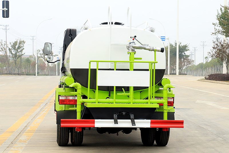 國六東風(fēng)小福瑞卡 5噸 灑水車(chē)