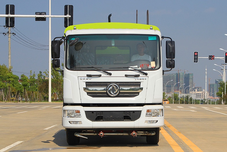 東風(fēng)D9國六10噸方罐多功能抑塵車(chē)