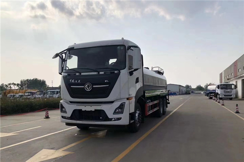 東風(fēng)天龍后八輪20噸噴霧車(chē)，國六綠化噴灑車(chē)
