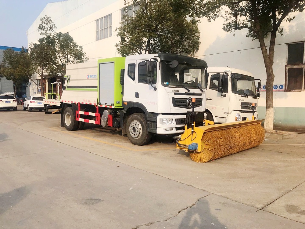 東風(fēng)華神T5噴霧霧炮車(chē)國六10立方/50-100米霧炮