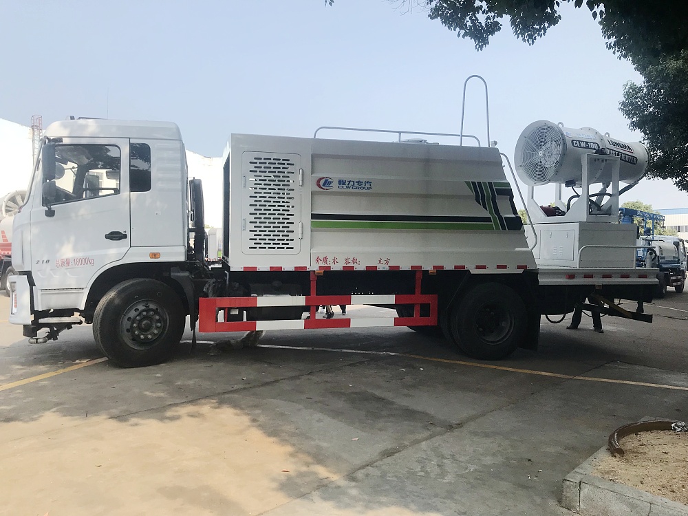 東風(fēng)專(zhuān)底噴霧霧炮車(chē)國六10立方/50-100米霧炮
