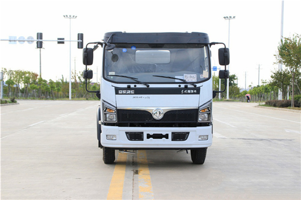 國六9立方東風(fēng)D7 灑水車(chē)