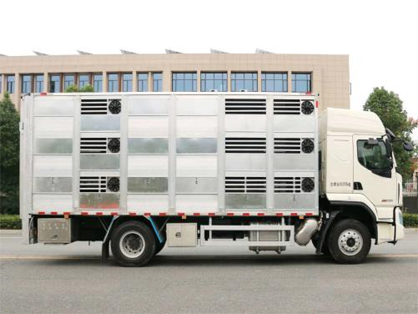 柳汽國六9.6米畜禽運輸車(chē)