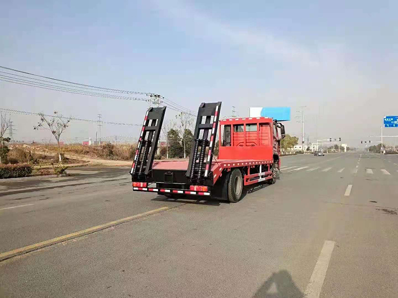 國六重汽豪沃新款平板運輸車(chē)