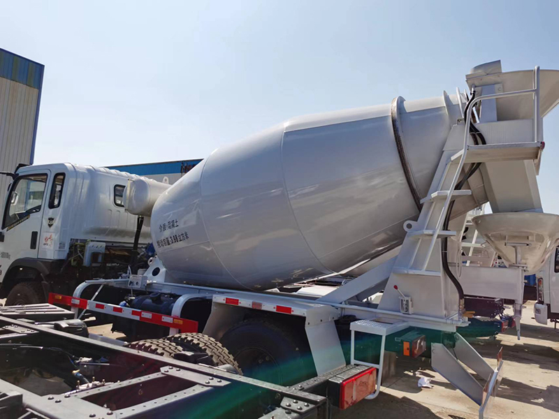 國六東風(fēng)S600單橋5.5攪拌車(chē)