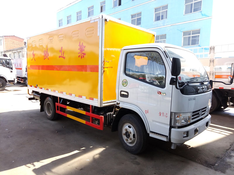 多利卡4.1米（3.4噸）雜項危險品廂式車(chē)