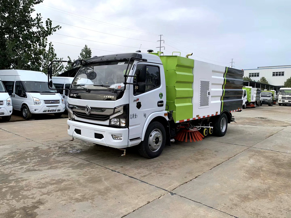 國六4方水 5方塵東風(fēng)D7 洗掃車(chē)