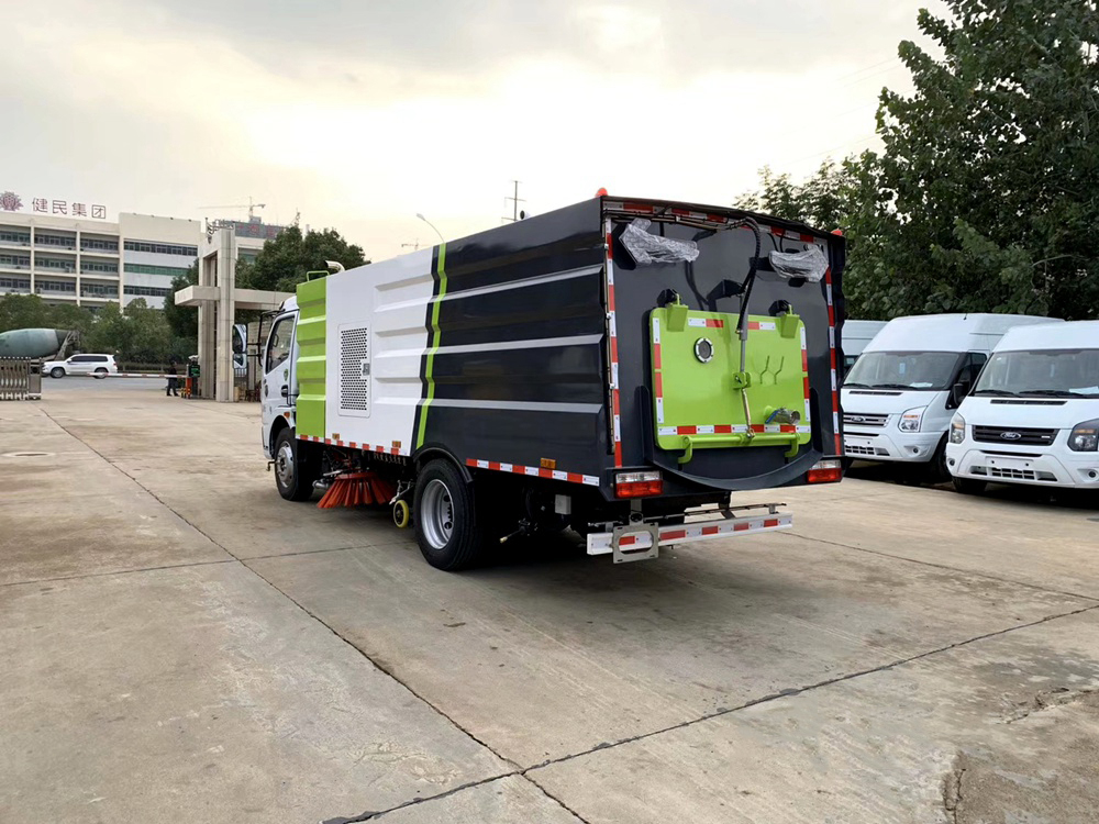 國六4方水 5方塵東風(fēng)D7 洗掃車(chē)