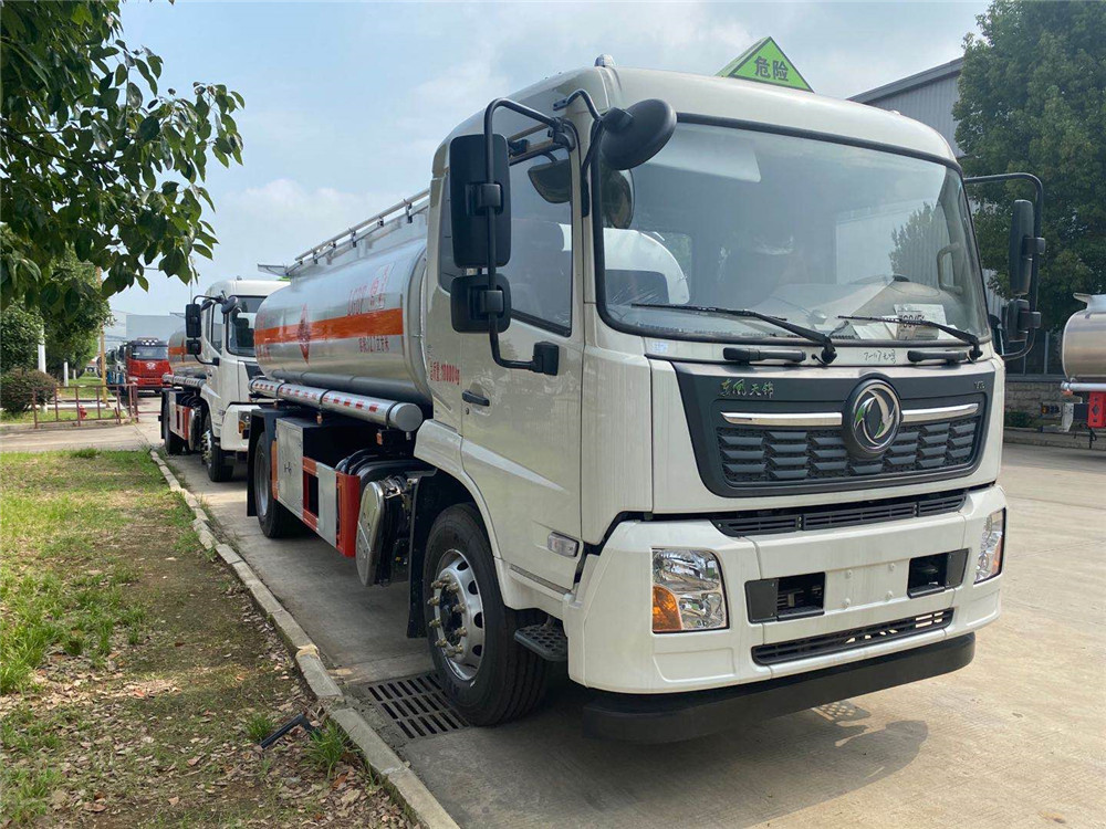 12.7方東風(fēng)天錦單橋國六油罐車(chē)