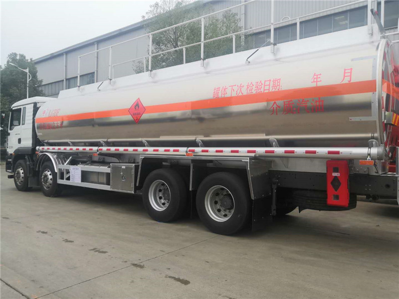國六30.4方鋁合金油罐車(chē)-31方油罐車(chē)可裝26噸