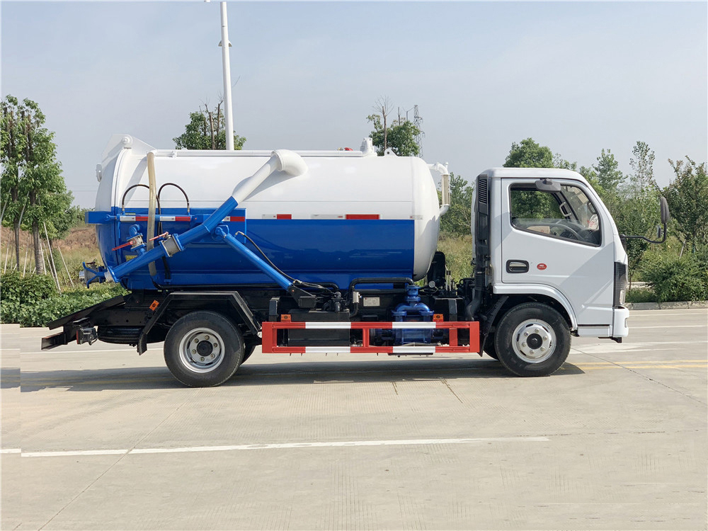 國六4.5方東風(fēng)D6 吸污車(chē)