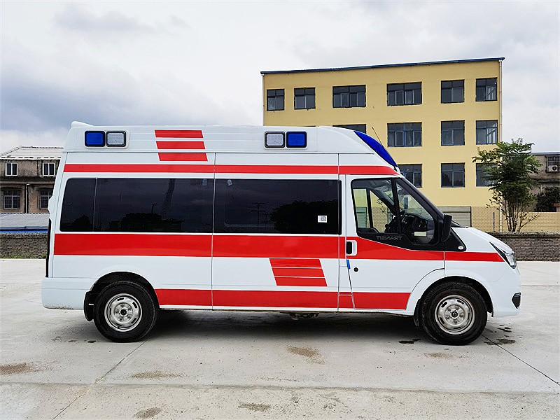 福特新時(shí)代長(cháng)軸ABS一體化內飾救護車(chē)