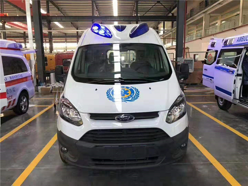 福特V362新全順短軸中頂救護車(chē)