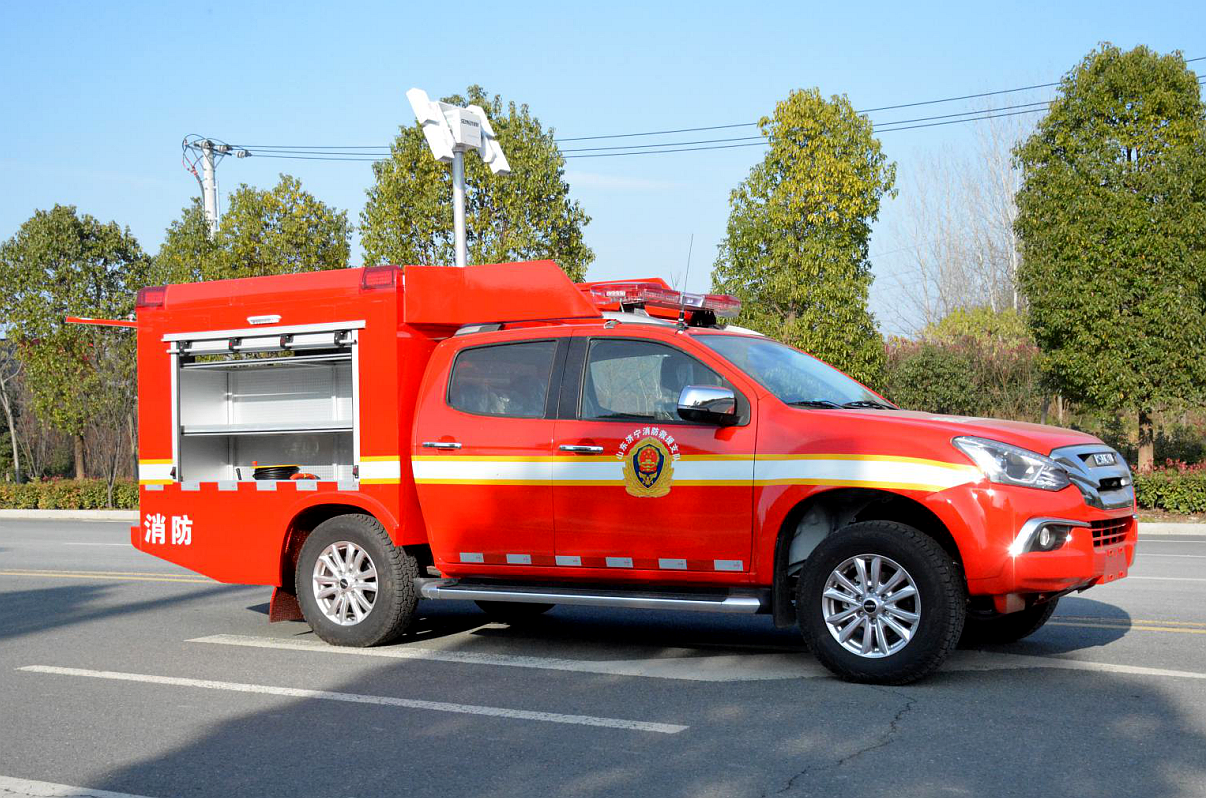 五十鈴通訊指揮車(chē)