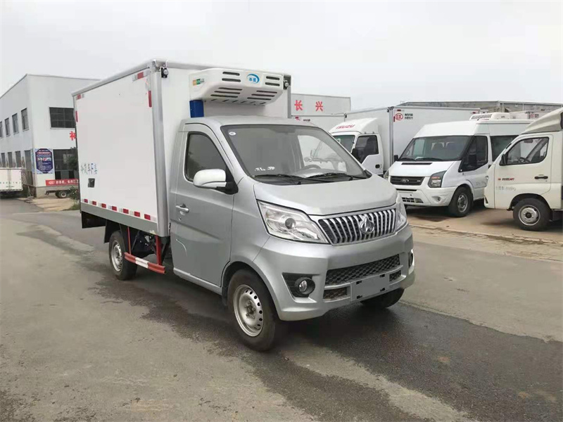 國六 長(cháng)安2.68米單輪小型冷藏車(chē)
