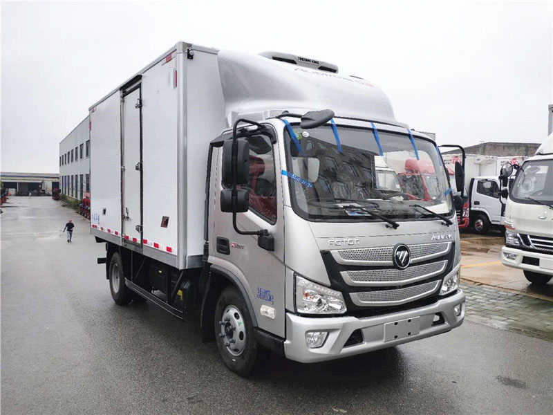 國六 福田歐馬可156馬力肉鉤冷藏車(chē)