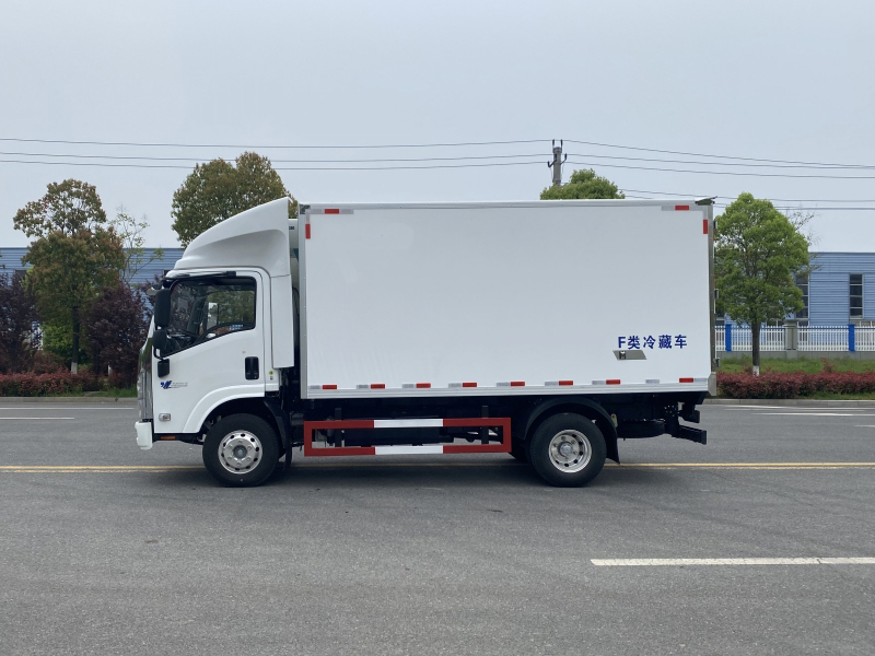 國六慶鈴五十鈴4米2冷藏車(chē)