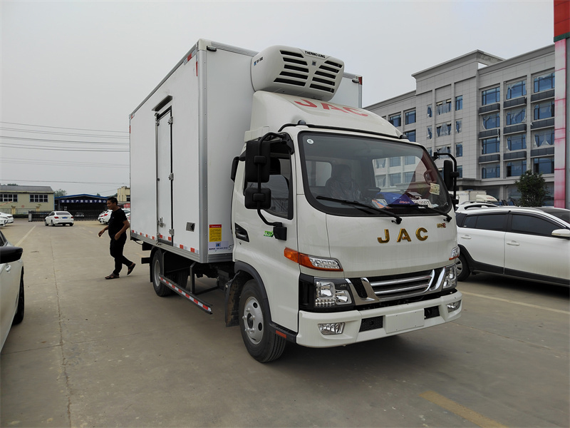 國六 江淮帥鈴E4.2米可拆卸式肉鉤冷藏車(chē)