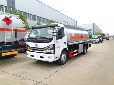 夏季油罐車(chē)輪胎保養有竅門(mén)